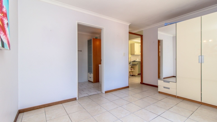 5 Bedroom Property for Sale in Sandbaai Western Cape